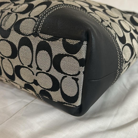 COACH HAMPTONS SIGNATURE LUNCH TOTE BLACK AND GREY F13973 - Picture 7 of 13